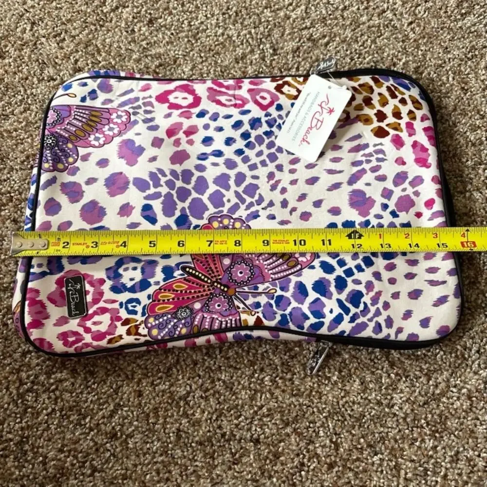 Beach by CLC Water Resistant Laptop Sleeve NWT 17